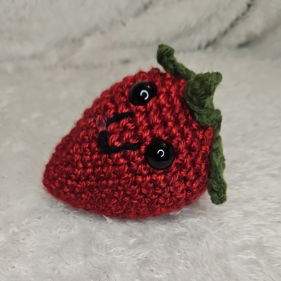 ❌SOLD❌Red Strawberry Crochet 3.5" Plush - Picture 2 of 4
